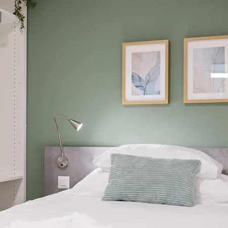 Apartmanhotel Stayy Nº7 & -self Check-in 3*