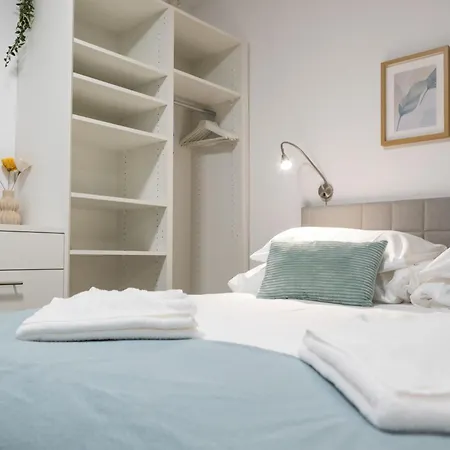 Stayy Nº7 & - Premium 24h Self Check-in 3* Zurych