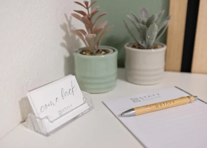 Stayy Nº7 & -self Check-in شقة فندقية