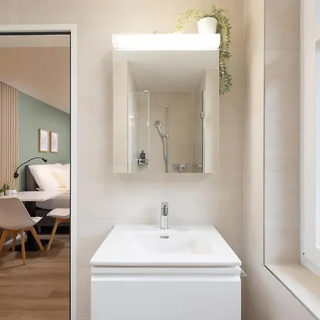 Stayy Nº7 & -self Check-in