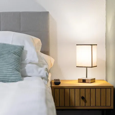 Stayy Nº7 & -self Check-in Aparthotel