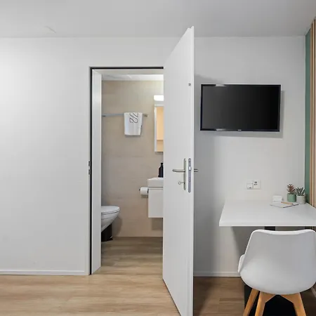 Stayy Nº7 & - Premium 24h Self Check-in 3* Ζυρίχη