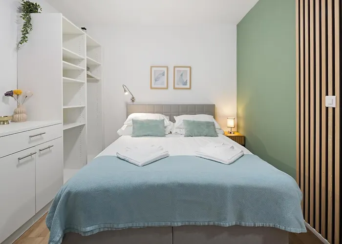 Stayy Nº7 & -self Check-in Apartmanhotel