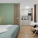Stayy Nº7 & - Premium 24h Self Check-in Apart Otel Zürih