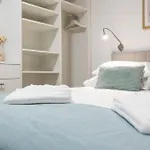 Stayy Nº7 & - Premium 24h Self Check-in 3* Zürih