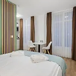 Stayy Nº7 & - Premium 24h Self Check-in Zürih