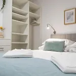 Stayy Nº7 & - Premium 24h Self Check-in 3* Zürih